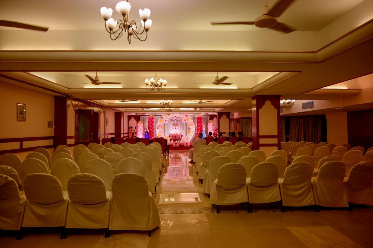 Maya'S Kings Kourt Mysore Exterior foto
